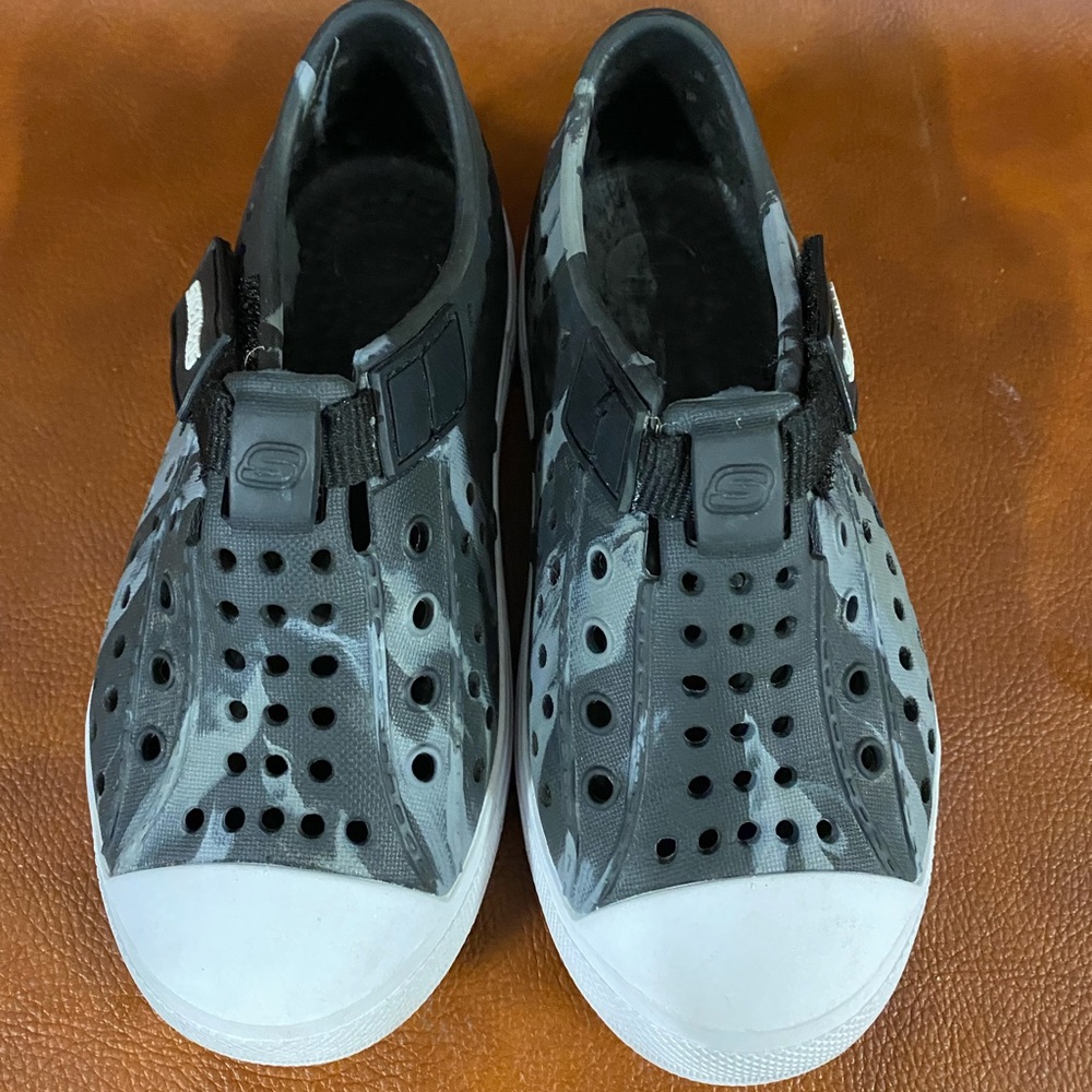 Skecher pool/water shoes, Toddler size 9